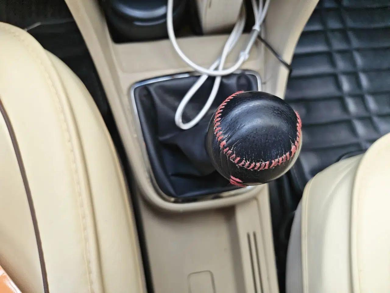 Volkswagen Jetta 2015 1.6L Manual Comfort Model — миниатюра 15