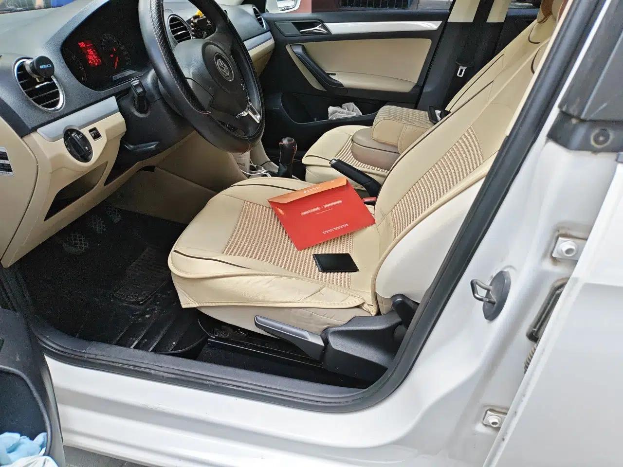 Volkswagen Jetta 2015 1.6L Manual Comfort Model — миниатюра 16