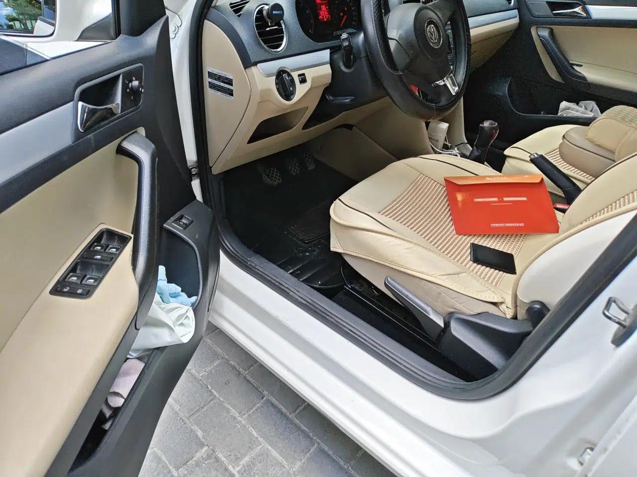 Volkswagen Jetta 2015 1.6L Manual Comfort Model — миниатюра 17