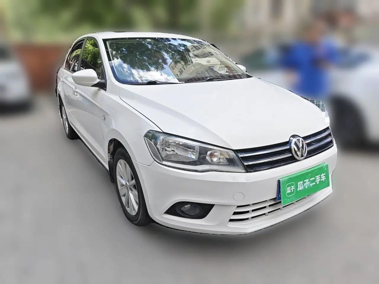 Volkswagen Jetta 2015 1.6L Manual Comfort Model — миниатюра 3