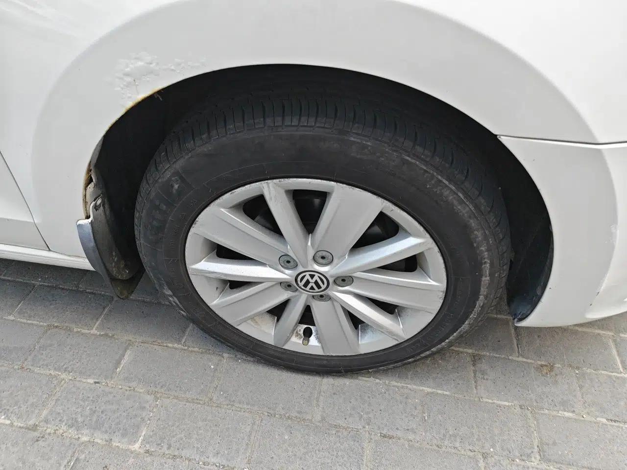 Volkswagen Jetta 2015 1.6L Manual Comfort Model — миниатюра 8