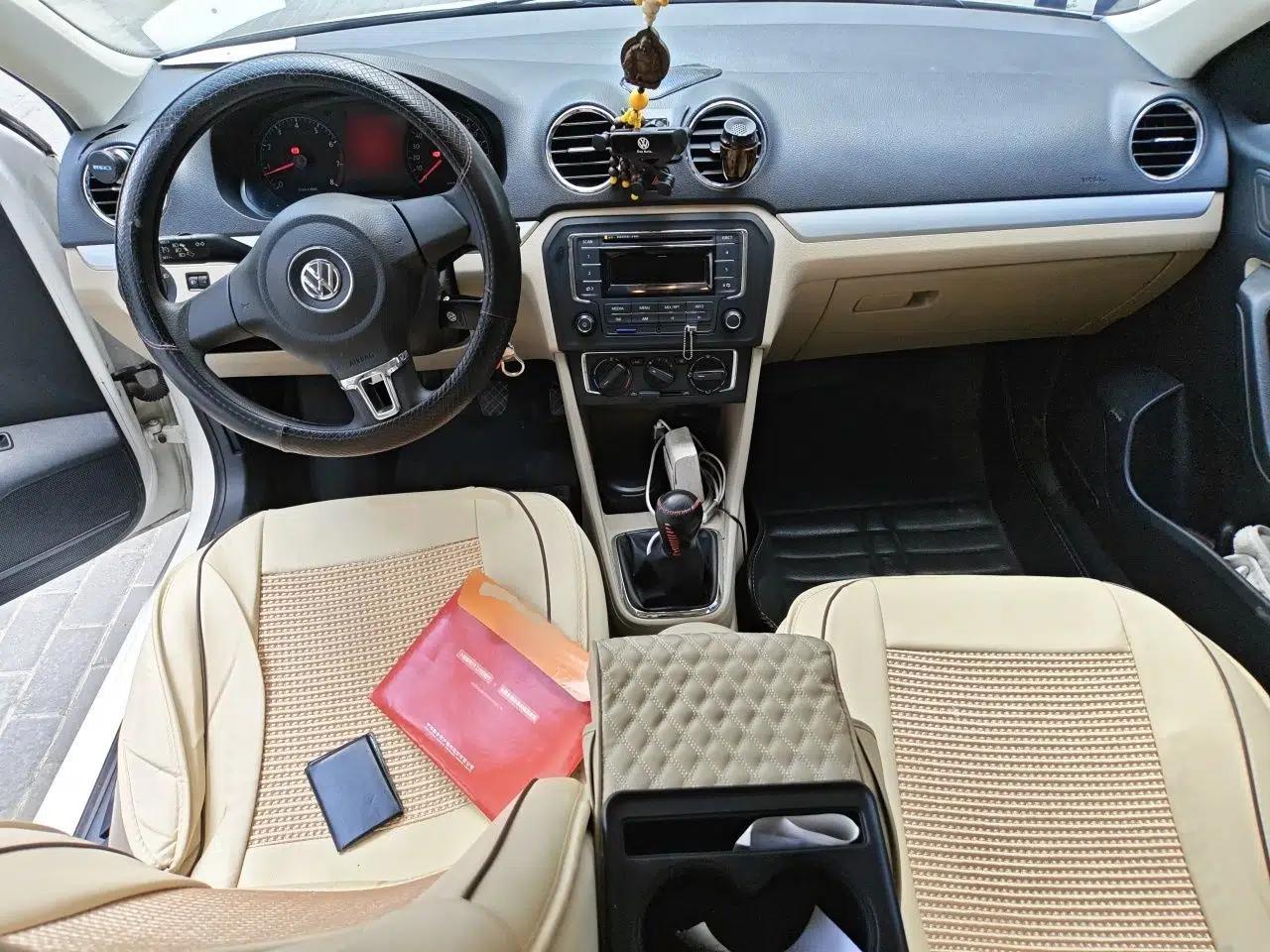Volkswagen Jetta 2015 1.6L Manual Comfort Model — миниатюра 10