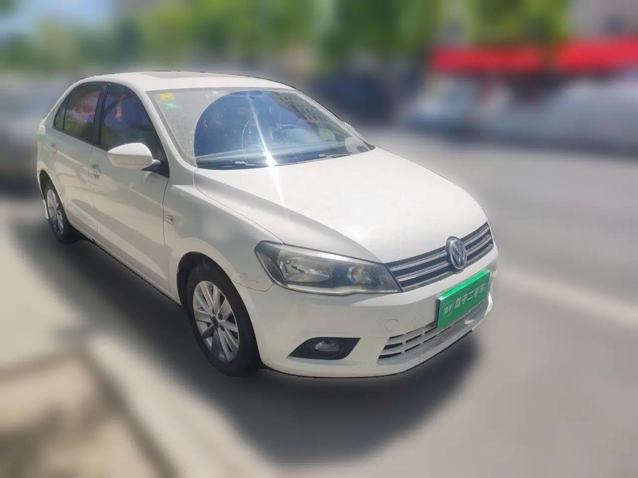Volkswagen Jetta 2015 1.6L Manual Comfort Model — миниатюра 3