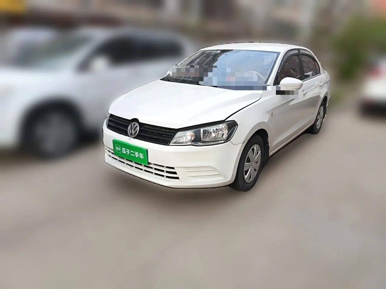 Volkswagen Jetta 2013 1.6L Manual Fashion Edition — миниатюра 1