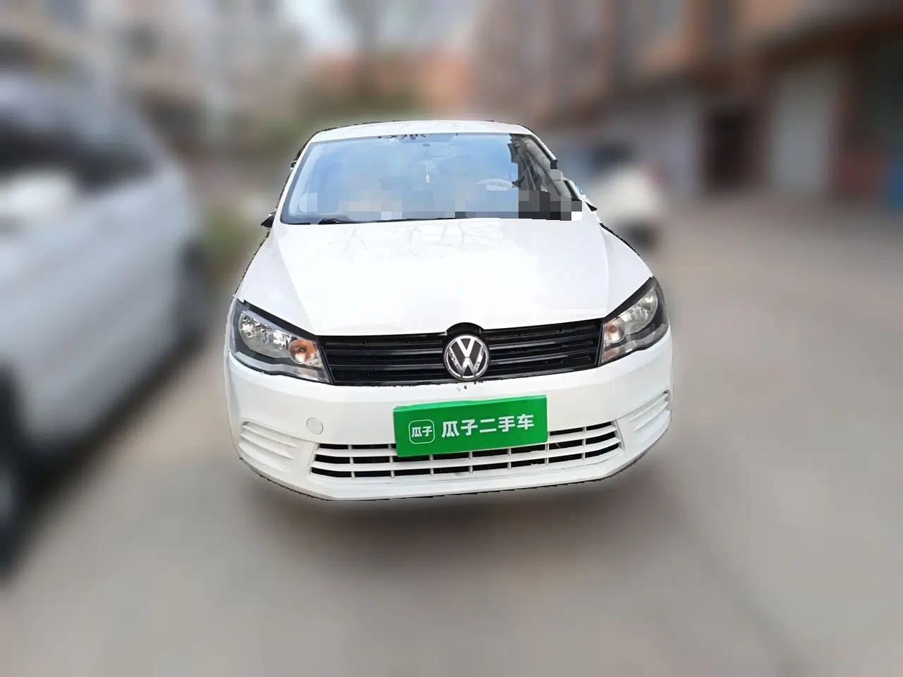 Volkswagen Jetta 2013 1.6L Manual Fashion Edition — миниатюра 2