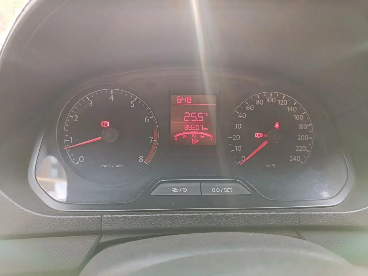 Volkswagen Jetta 2013 1.6L Manual Fashion Edition — миниатюра 13