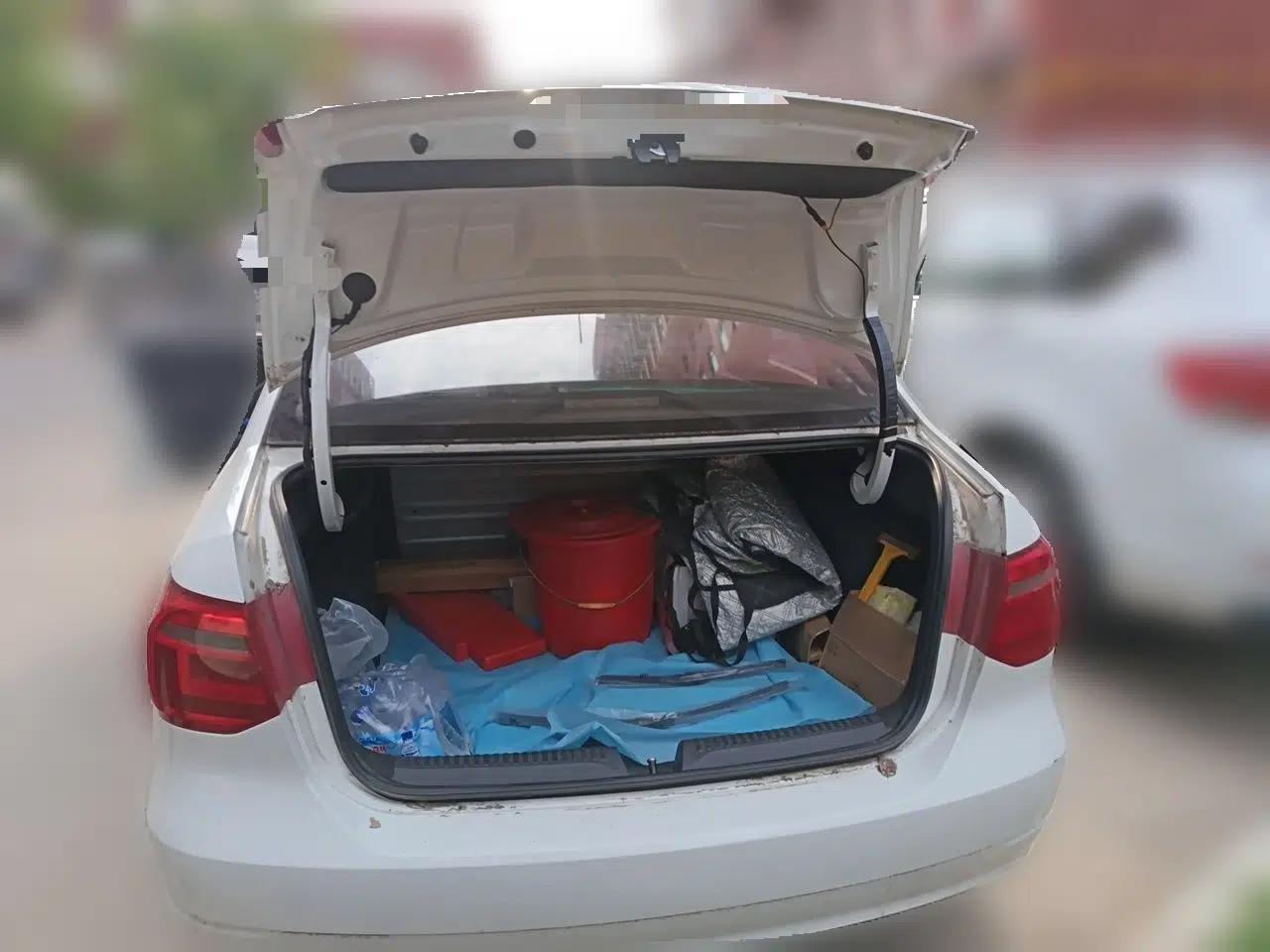 Volkswagen Jetta 2013 1.6L Manual Fashion Edition — миниатюра 20