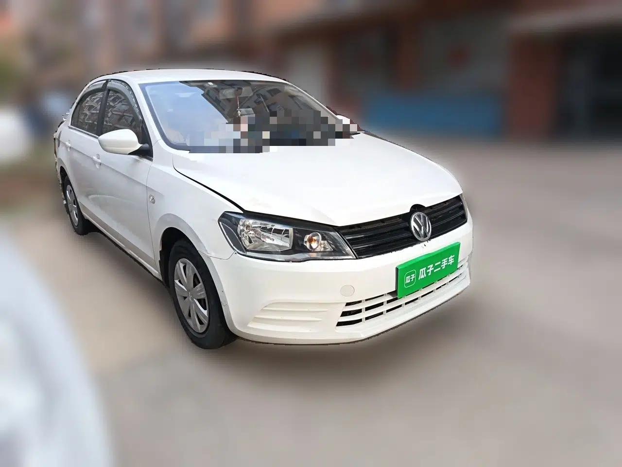 Volkswagen Jetta 2013 1.6L Manual Fashion Edition — миниатюра 3
