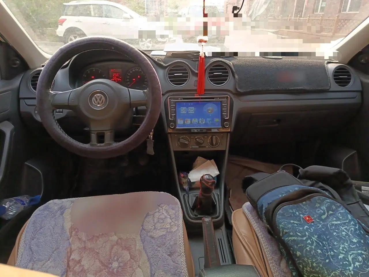 Volkswagen Jetta 2013 1.6L Manual Fashion Edition — миниатюра 10