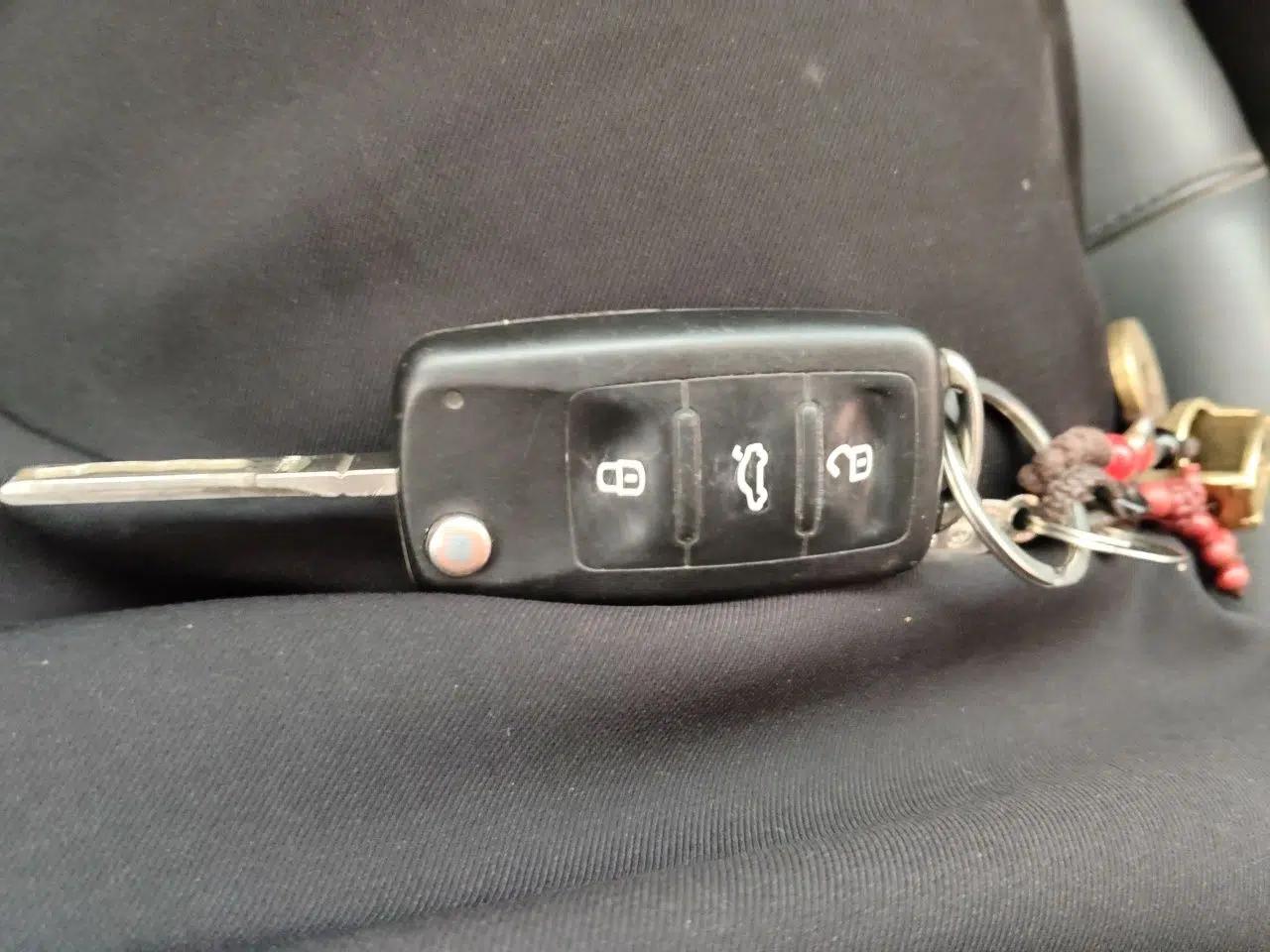 Volkswagen Jetta 2017 1.4L Manual Comfort Model — миниатюра 9