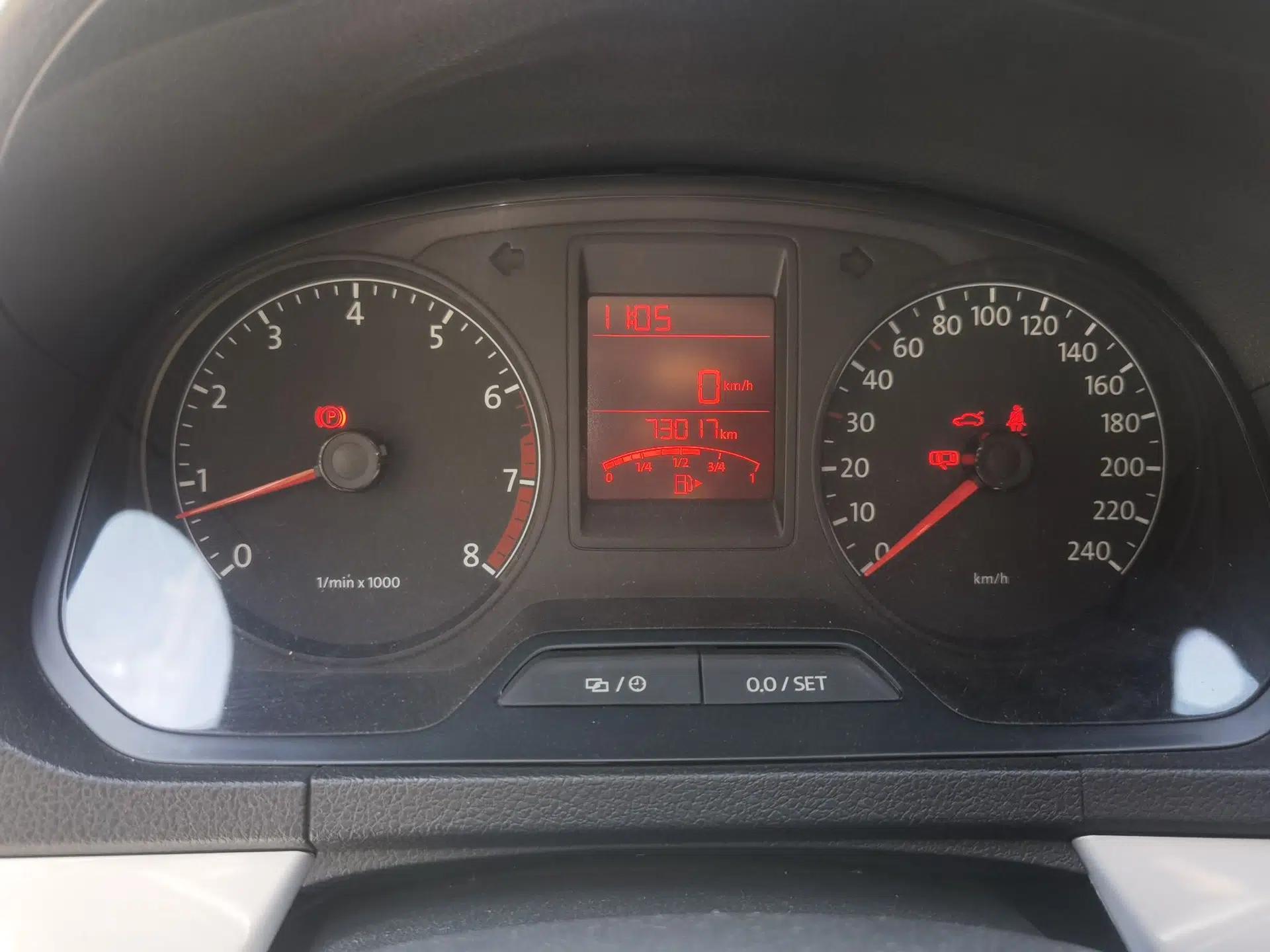Volkswagen Jetta 2015 1.6L Manual Comfort Model — миниатюра 13