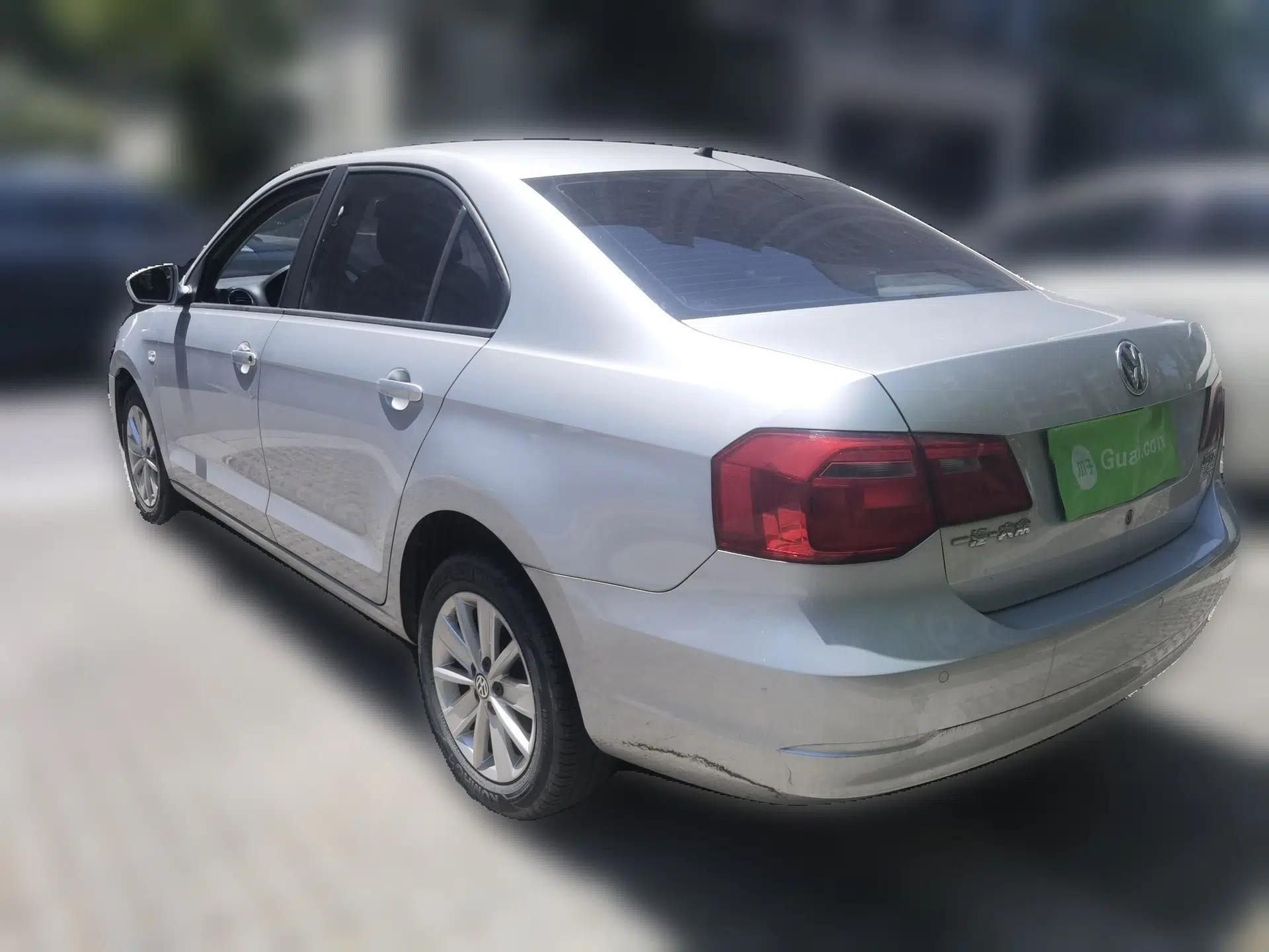 Volkswagen Jetta 2015 1.6L Manual Comfort Model — миниатюра 4