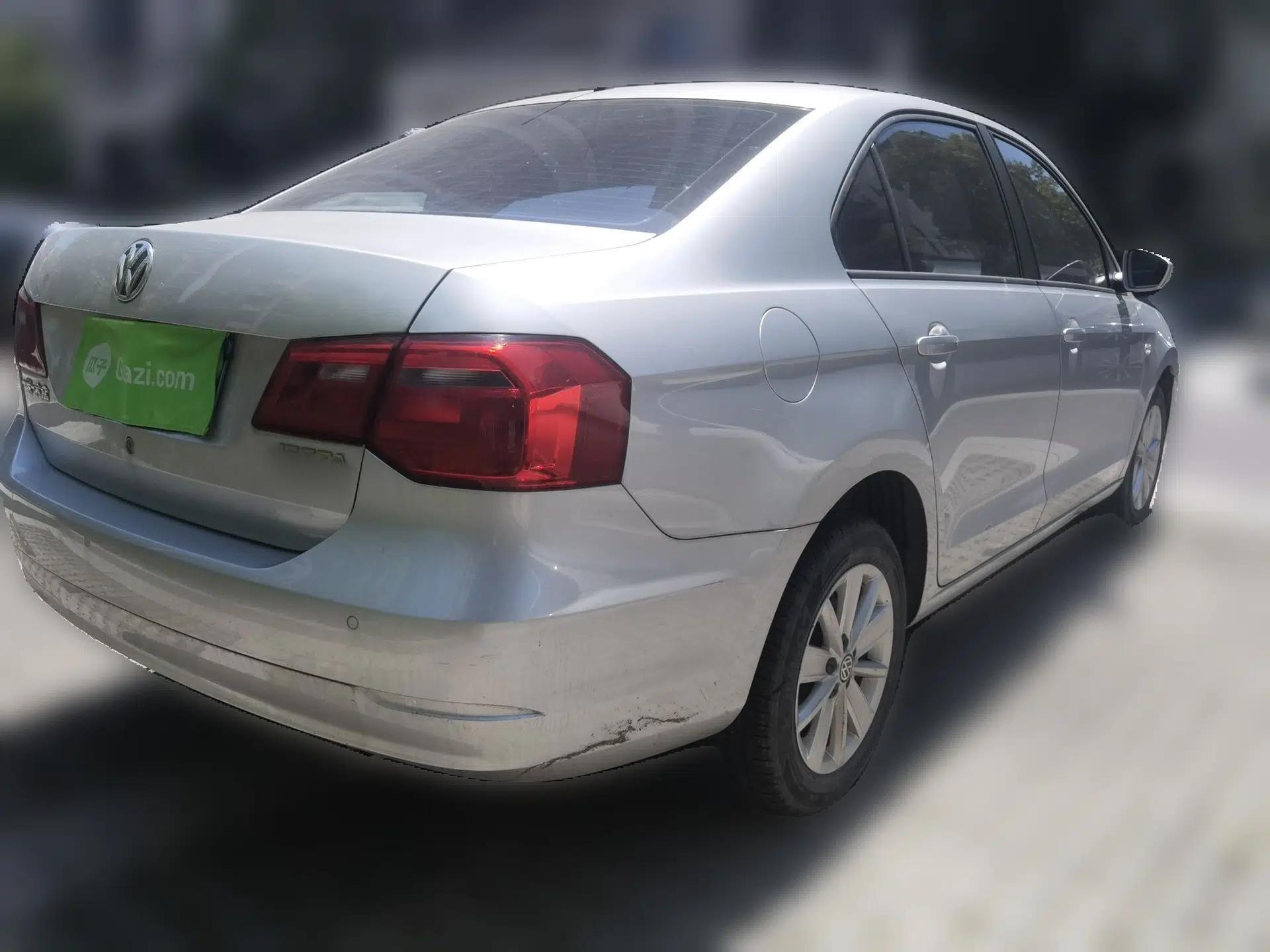 Volkswagen Jetta 2015 1.6L Manual Comfort Model — миниатюра 6