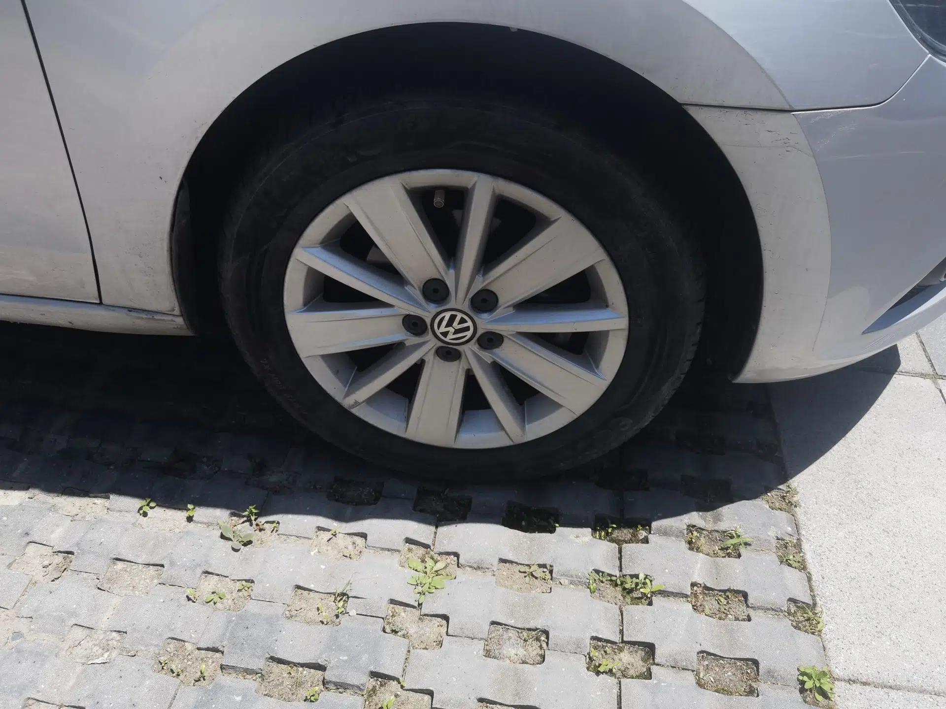 Volkswagen Jetta 2015 1.6L Manual Comfort Model — миниатюра 8
