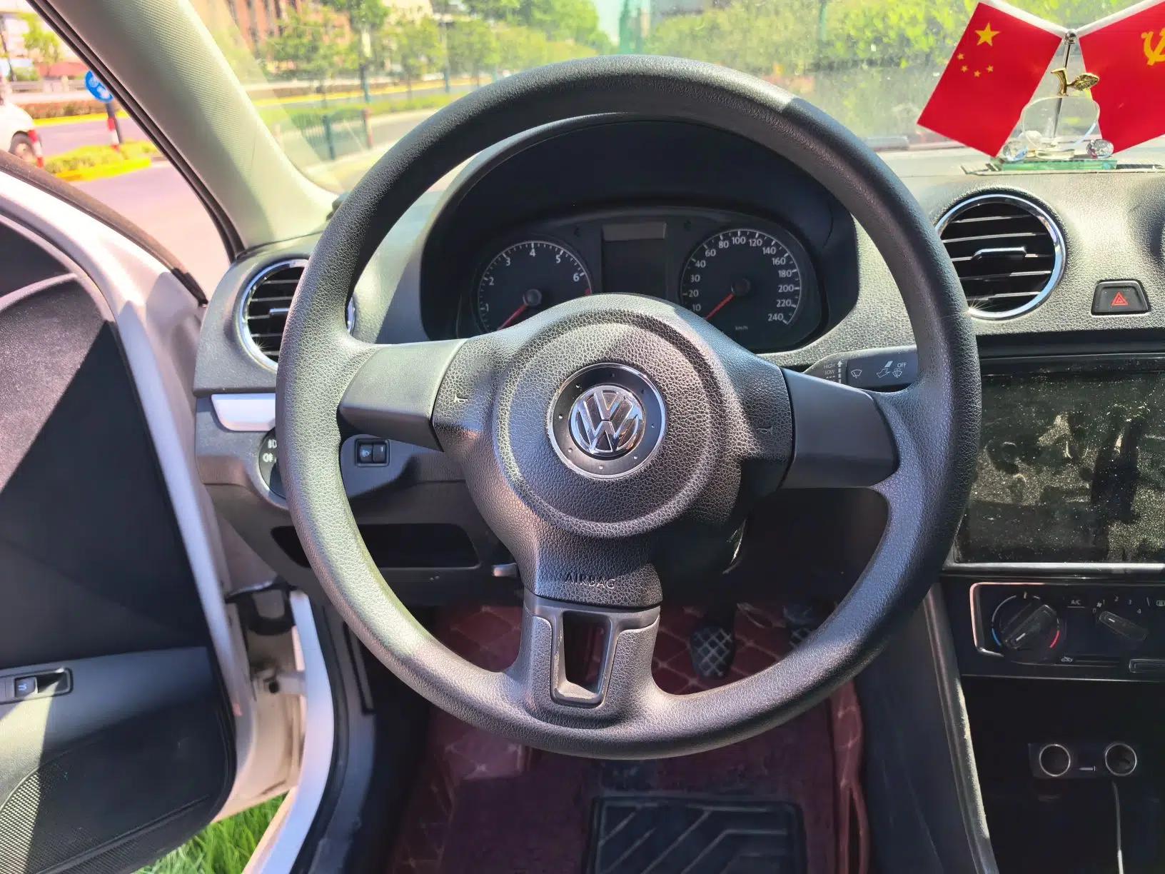 Volkswagen Jetta 2015 1.4L Manual Comfort Model — миниатюра 11