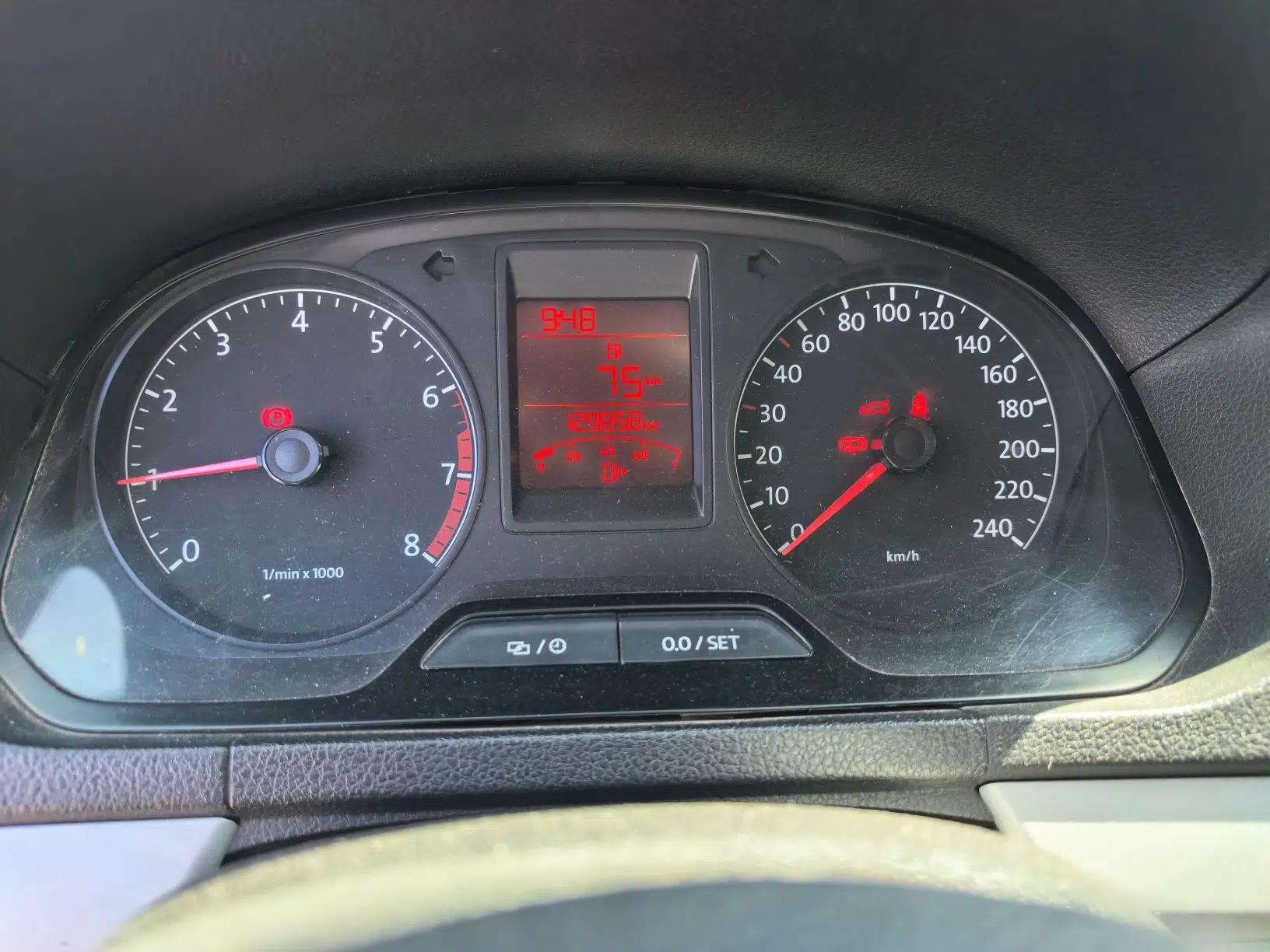 Volkswagen Jetta 2015 1.4L Manual Comfort Model — миниатюра 12