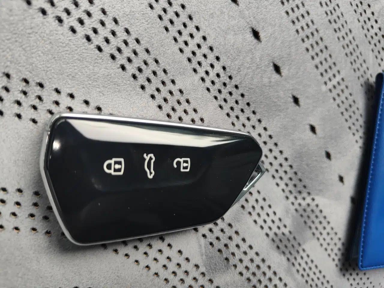 Volkswagen ID.4 CROZZ 2022 Long-Range Lite PRO Edition — миниатюра 9