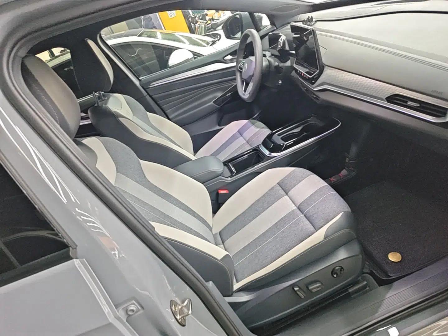 Volkswagen ID.4 CROZZ 2024 Pure Edition Limited Edition — миниатюра 24
