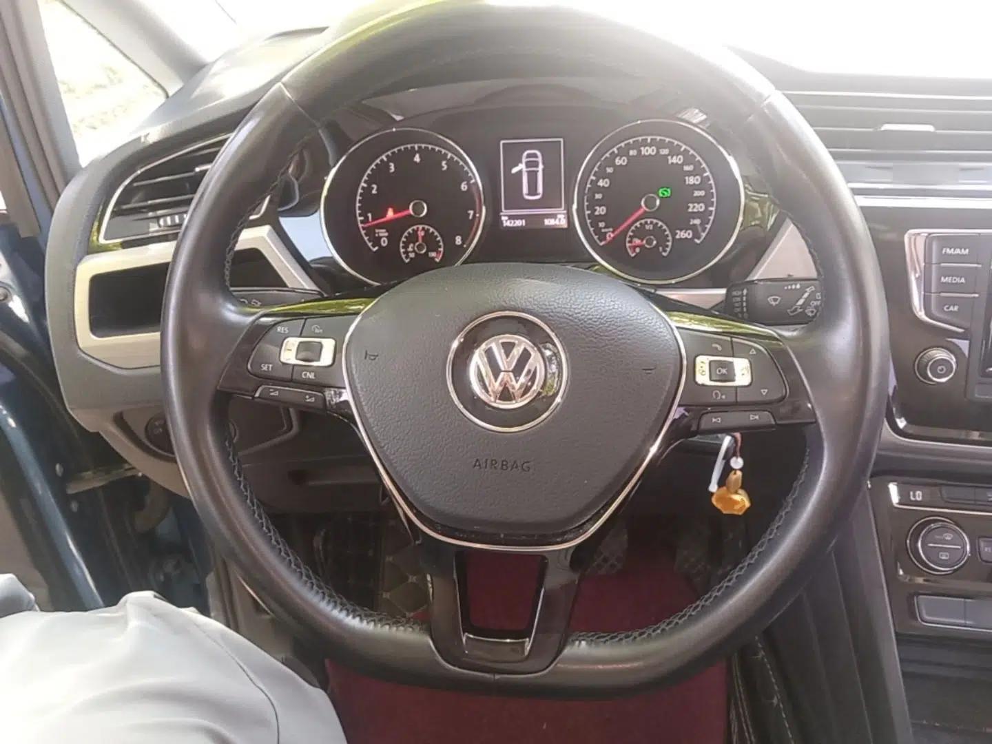 Volkswagen Touran 2016 Volkswagen Touran L 280TSI DSG Comfort Edition — миниатюра 14