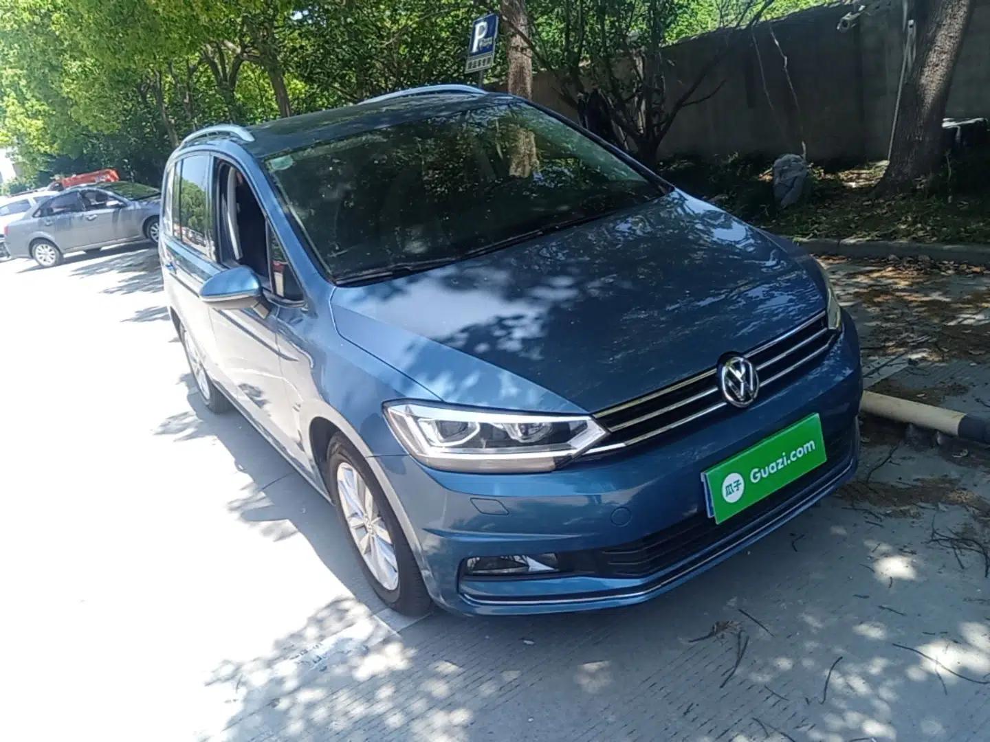 Volkswagen Touran 2016 Volkswagen Touran L 280TSI DSG Comfort Edition — миниатюра 3