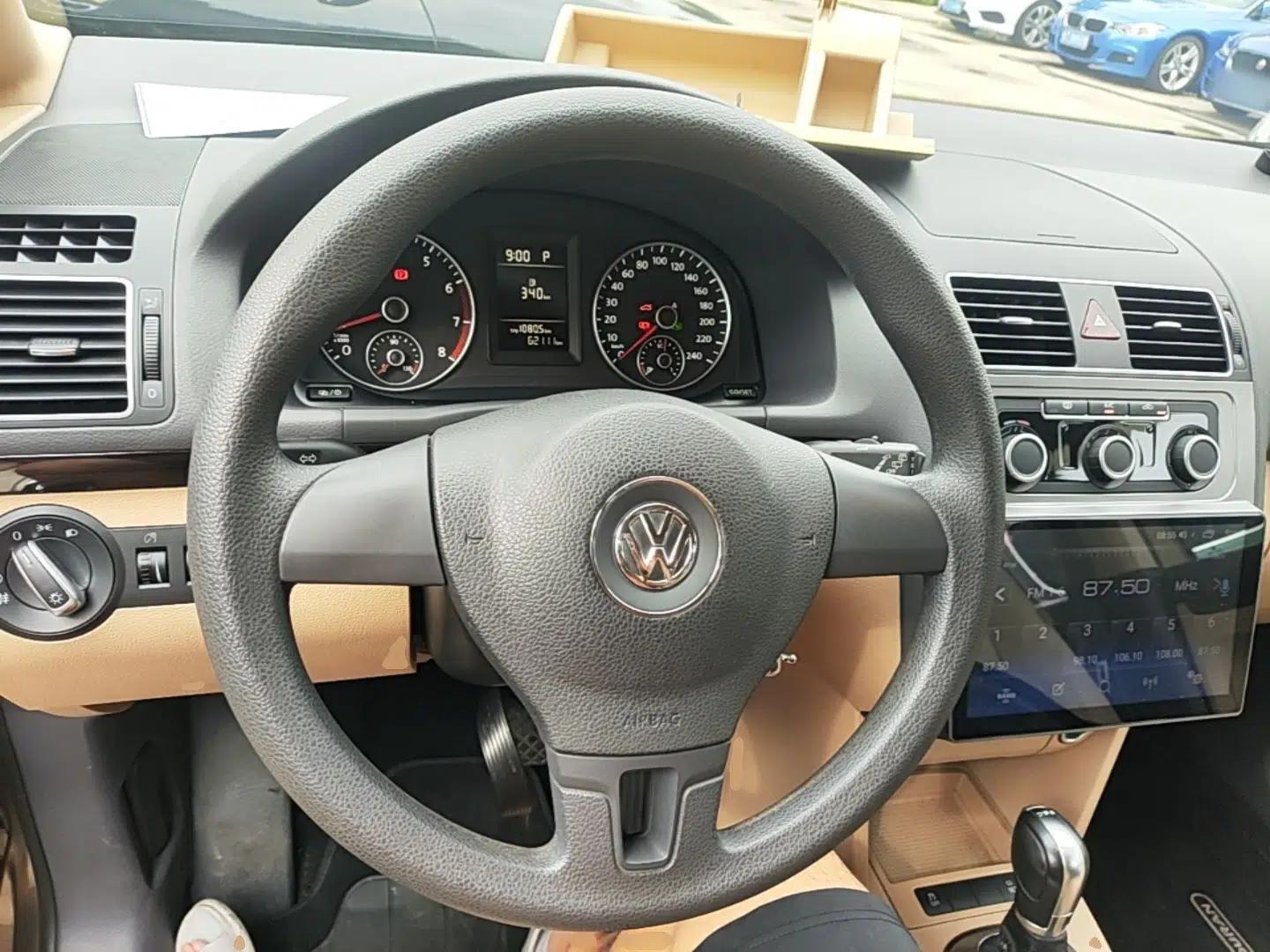 Volkswagen Touran 2015 1.4T DSG Comfort Edition 5 Seats — миниатюра 13