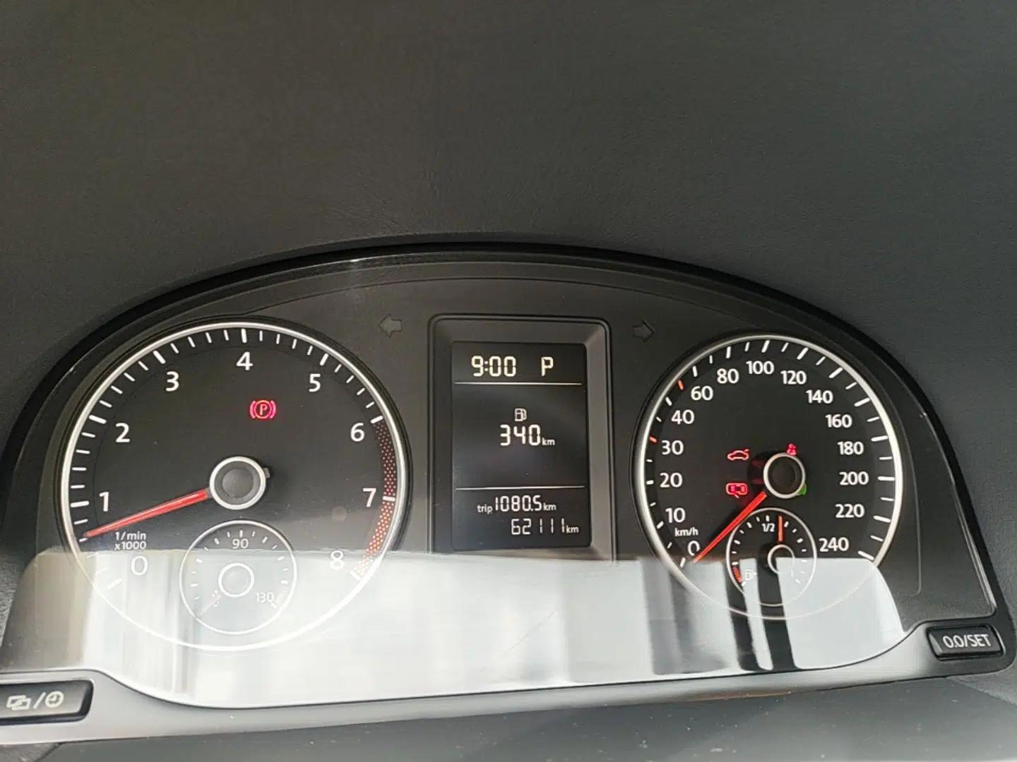 Volkswagen Touran 2015 1.4T DSG Comfort Edition 5 Seats — миниатюра 14