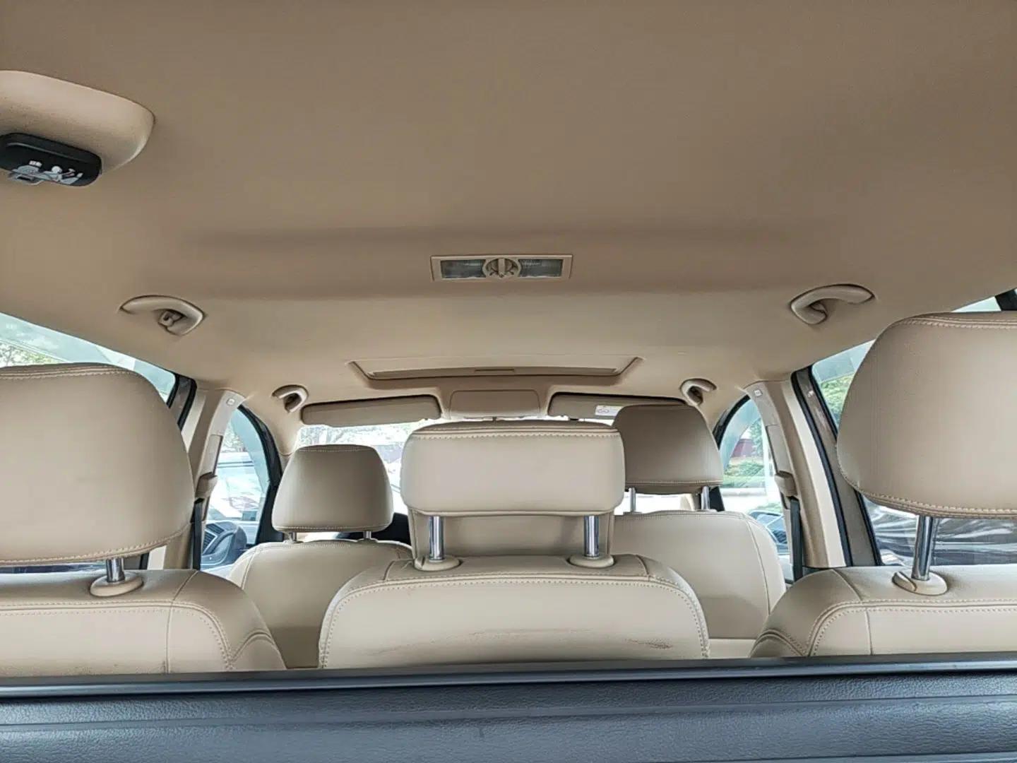 Volkswagen Touran 2015 1.4T DSG Comfort Edition 5 Seats — миниатюра 20