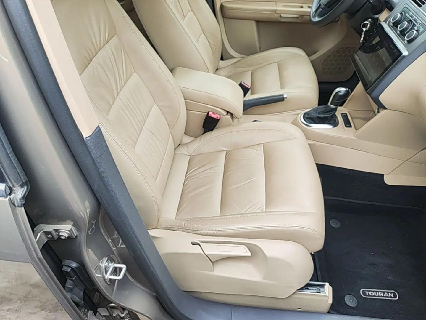 Volkswagen Touran 2015 1.4T DSG Comfort Edition 5 Seats — миниатюра 26