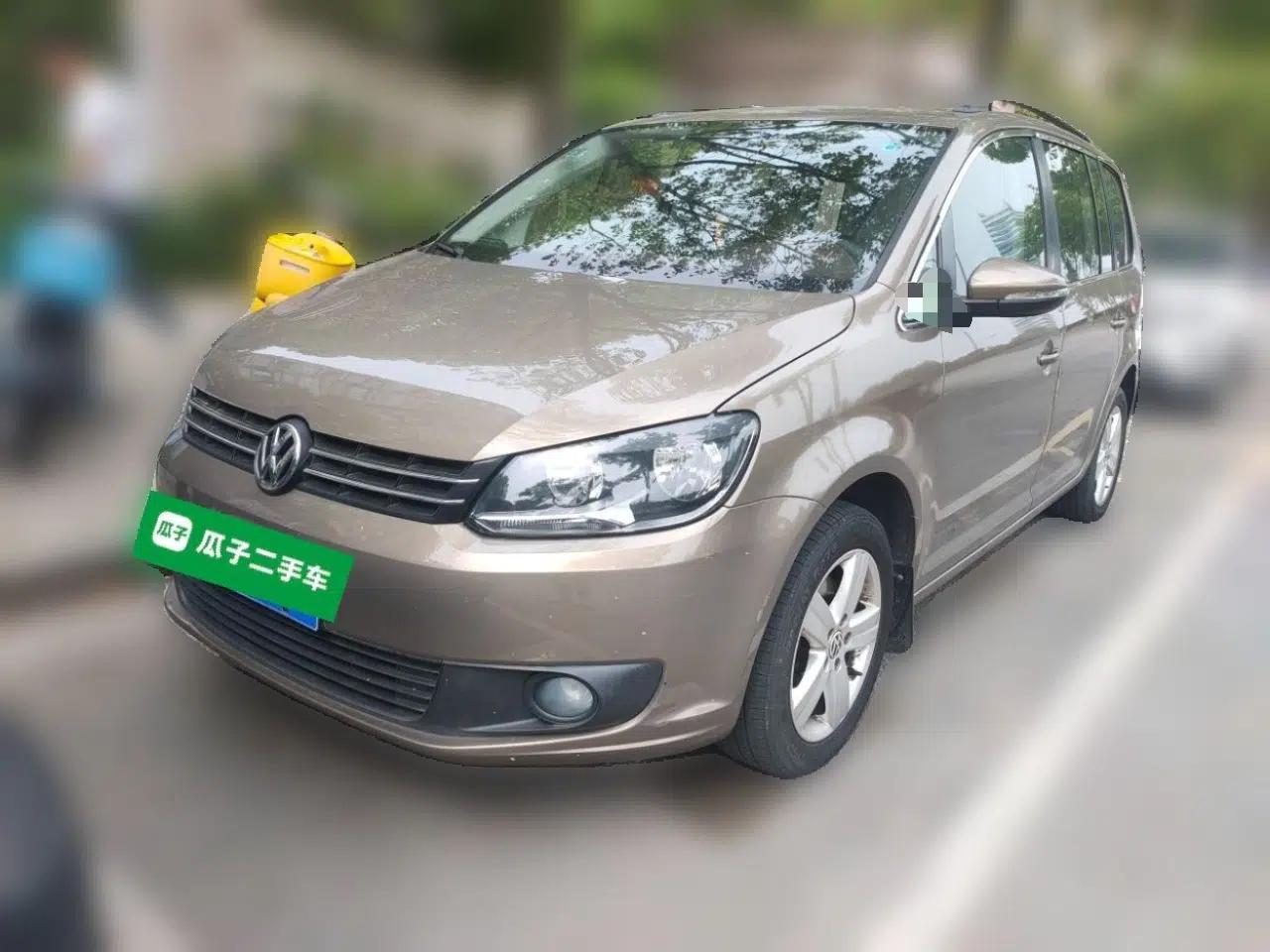 Volkswagen Touran 2015 1.4T Manual Fashion Edition 5-Seater — миниатюра 1