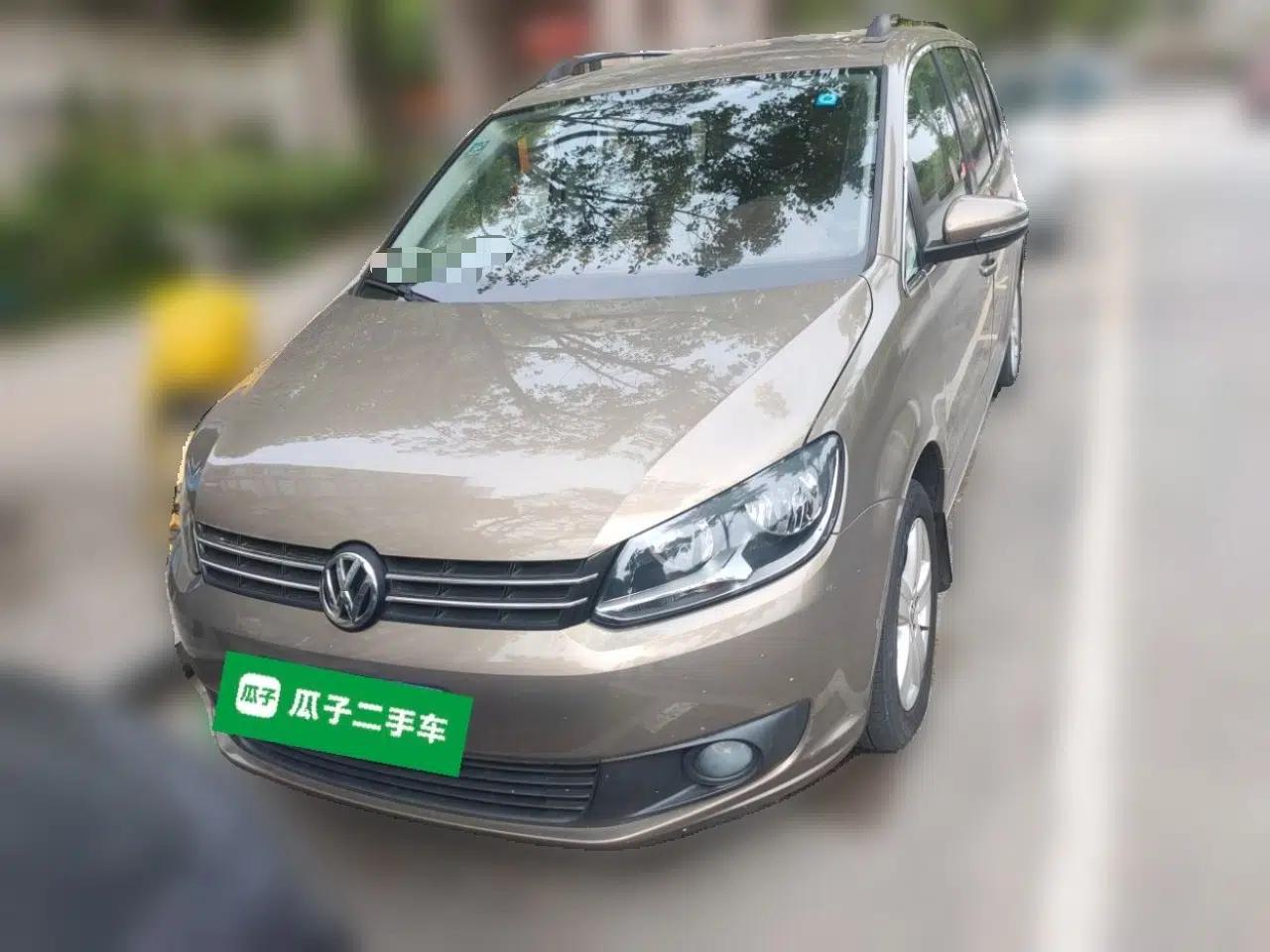 Volkswagen Touran 2015 1.4T Manual Fashion Edition 5-Seater — миниатюра 2
