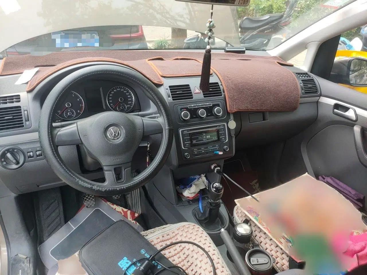Volkswagen Touran 2015 1.4T Manual Fashion Edition 5-Seater — миниатюра 18