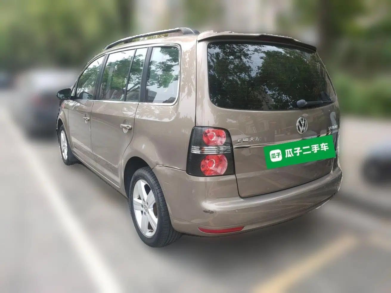 Volkswagen Touran 2015 1.4T Manual Fashion Edition 5-Seater — миниатюра 4