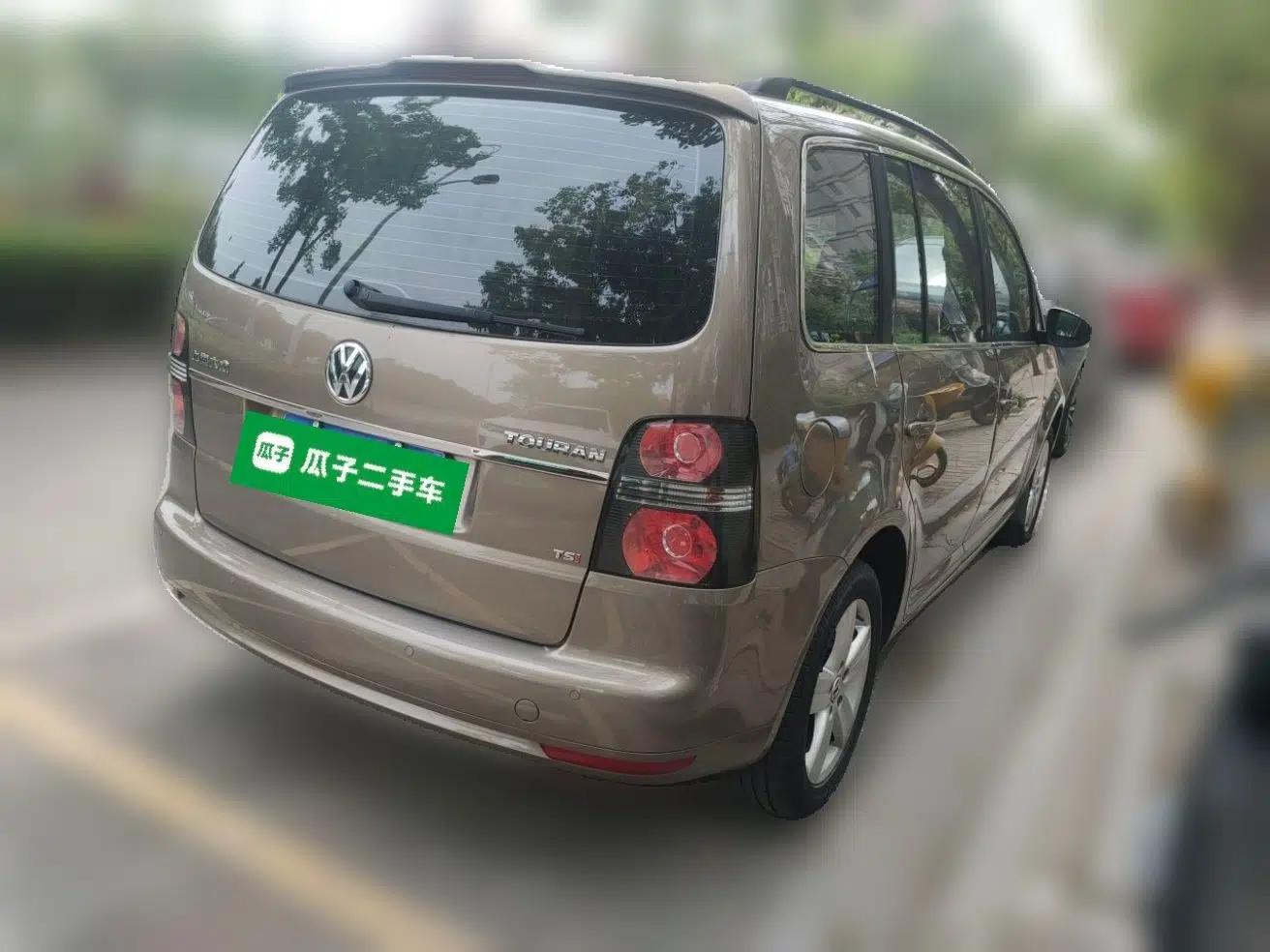 Volkswagen Touran 2015 1.4T Manual Fashion Edition 5-Seater — миниатюра 6