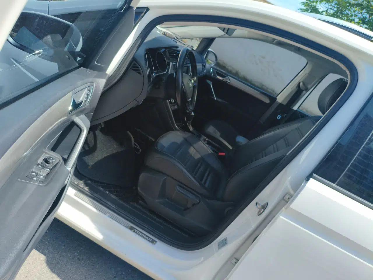 Volkswagen Touran 2018 Volkswagen Touran L 280TSI DSG Comfort Edition 7-seater — миниатюра 17
