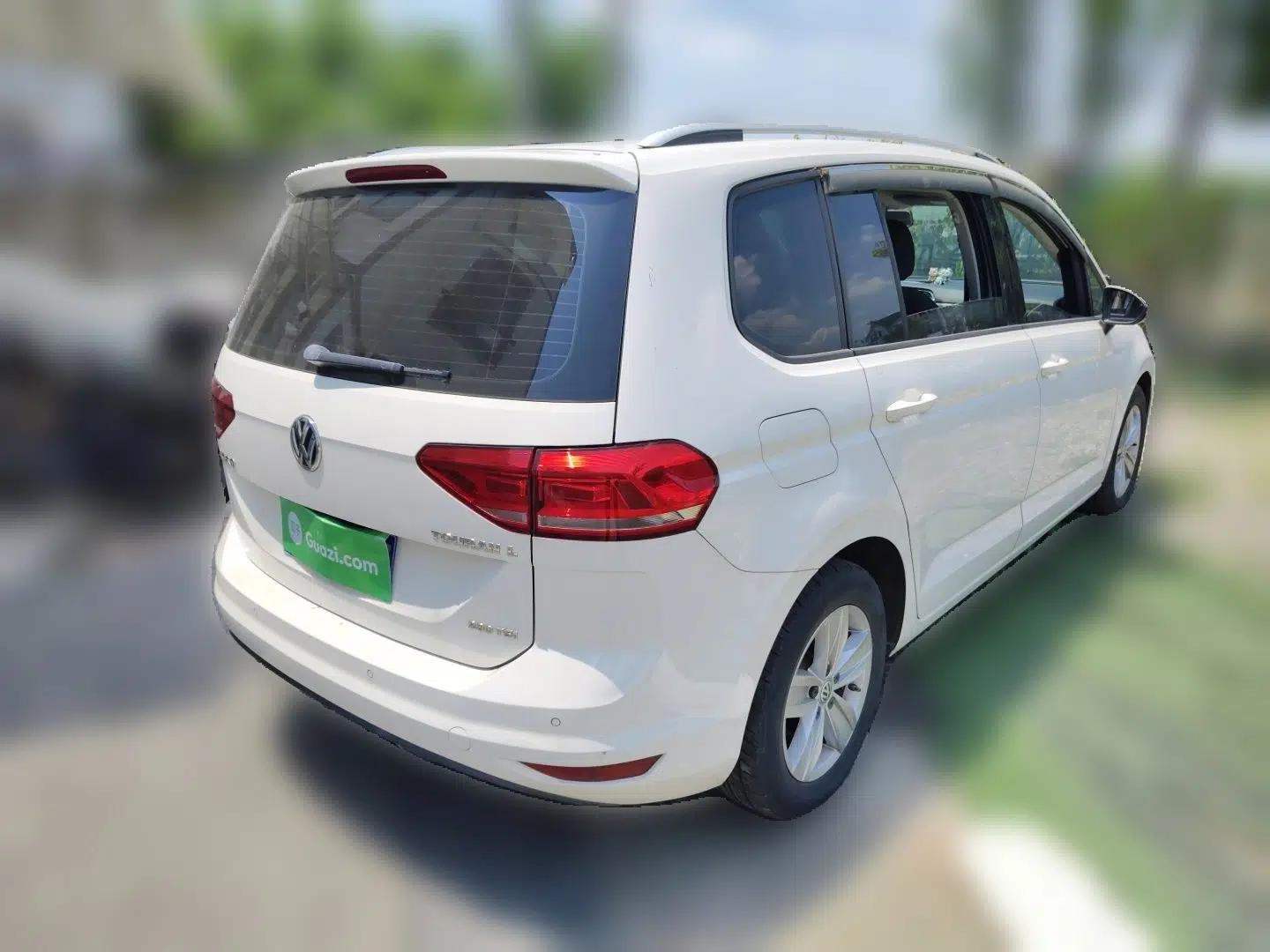Volkswagen Touran 2016 Touran L 280TSI DSG Style Edition — миниатюра 6