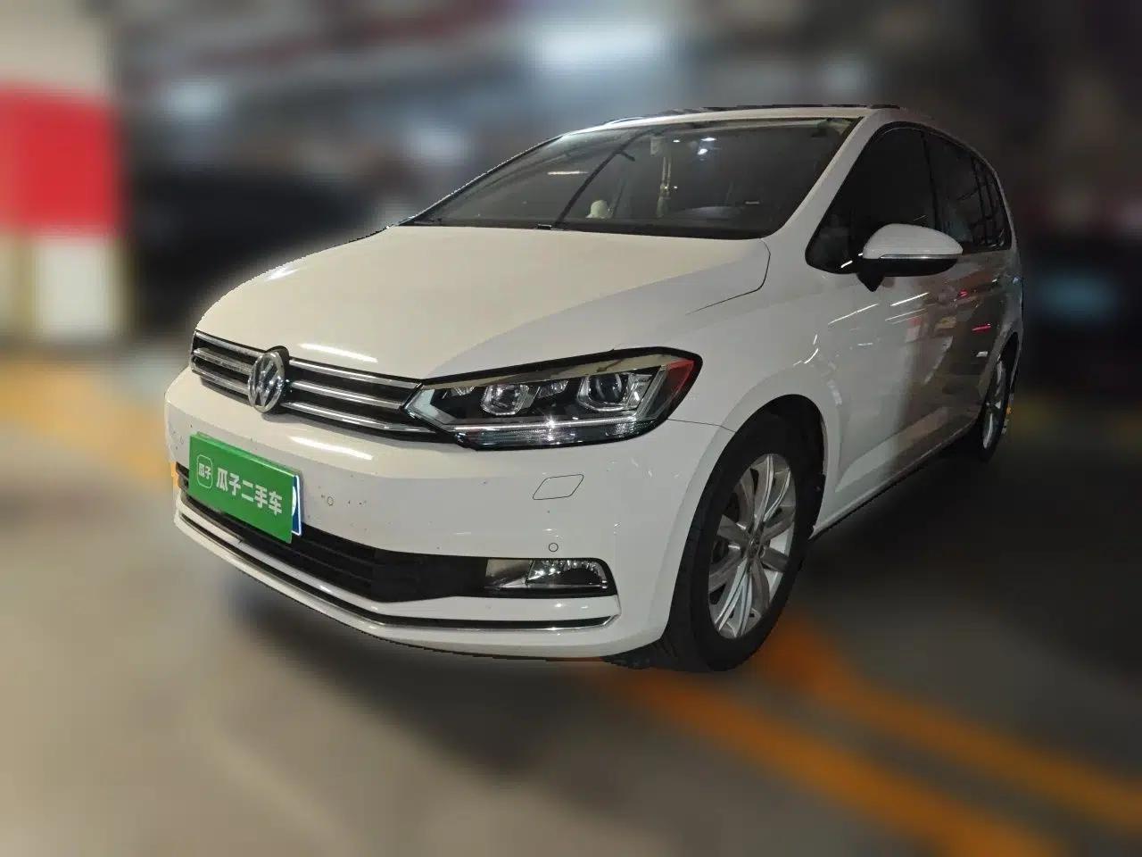 Volkswagen Touran 2018 Volkswagen Touran L 280TSI DSG Comfort Edition 7-seater — миниатюра 1