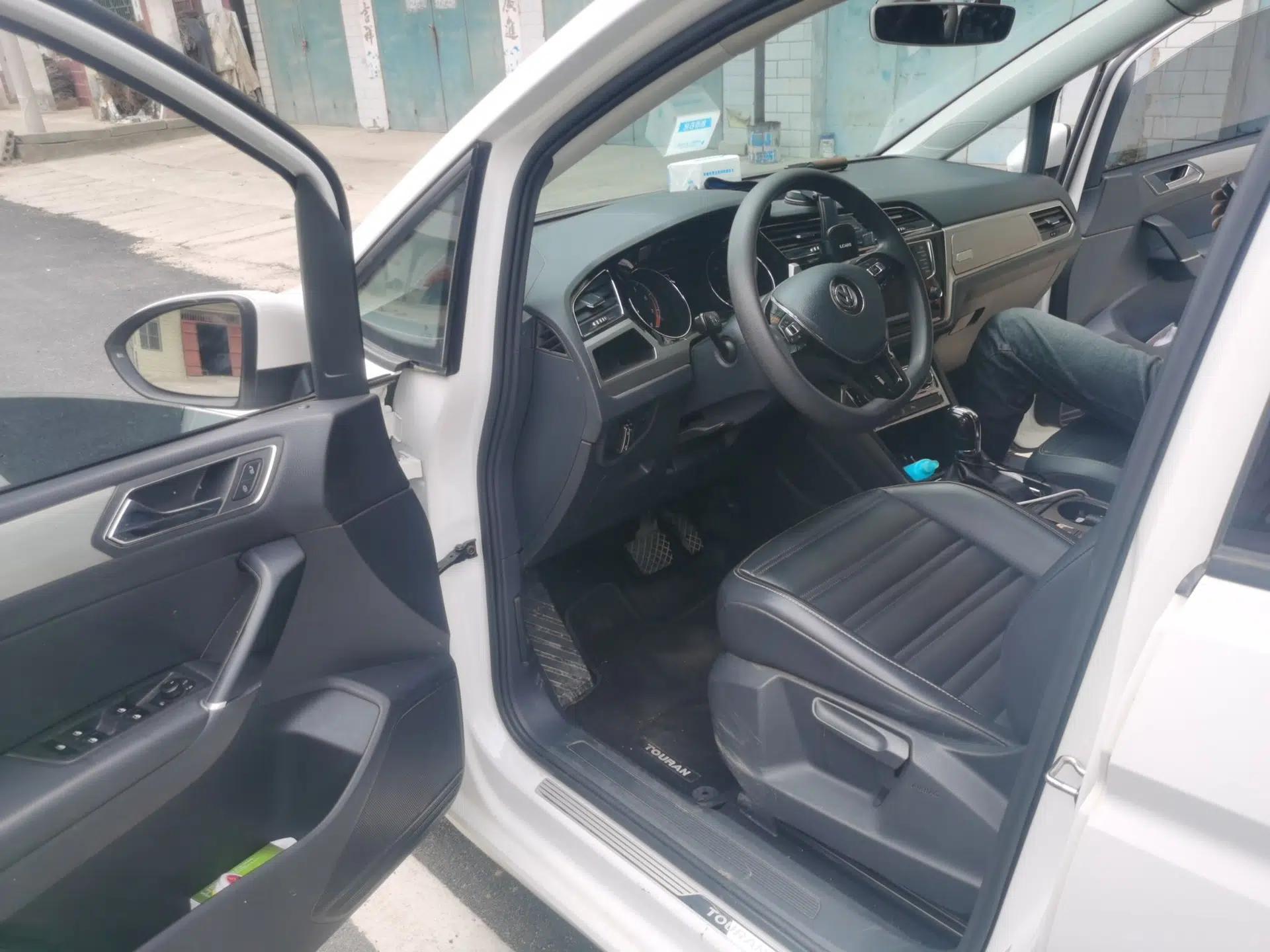 Volkswagen Touran 2018 Volkswagen Touran L 280TSI DSG Comfort Edition 7 Seats China VI Standard — миниатюра 17