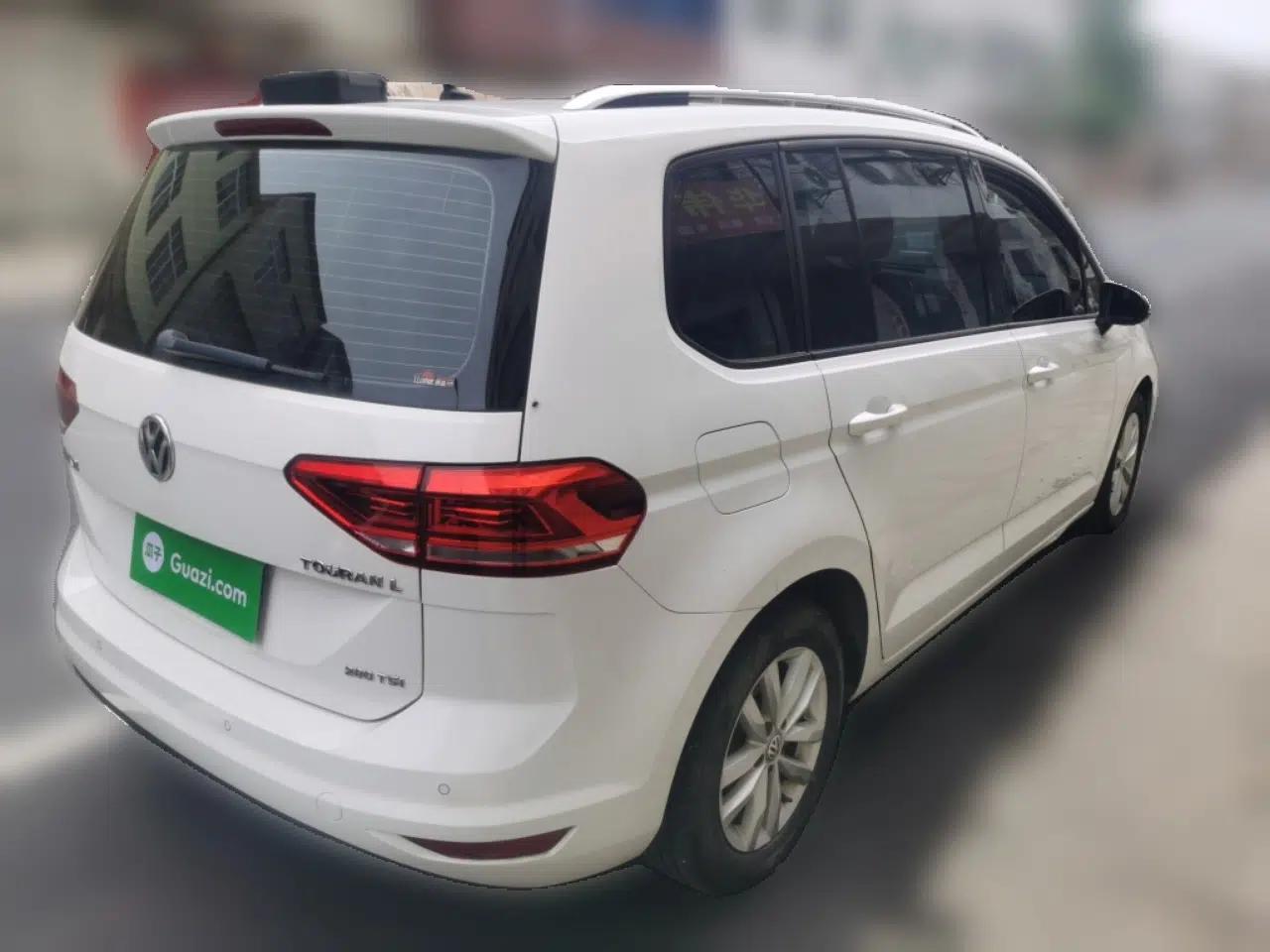 Volkswagen Touran 2018 Volkswagen Touran L 280TSI DSG Comfort Edition 7 Seats China VI Standard — миниатюра 6