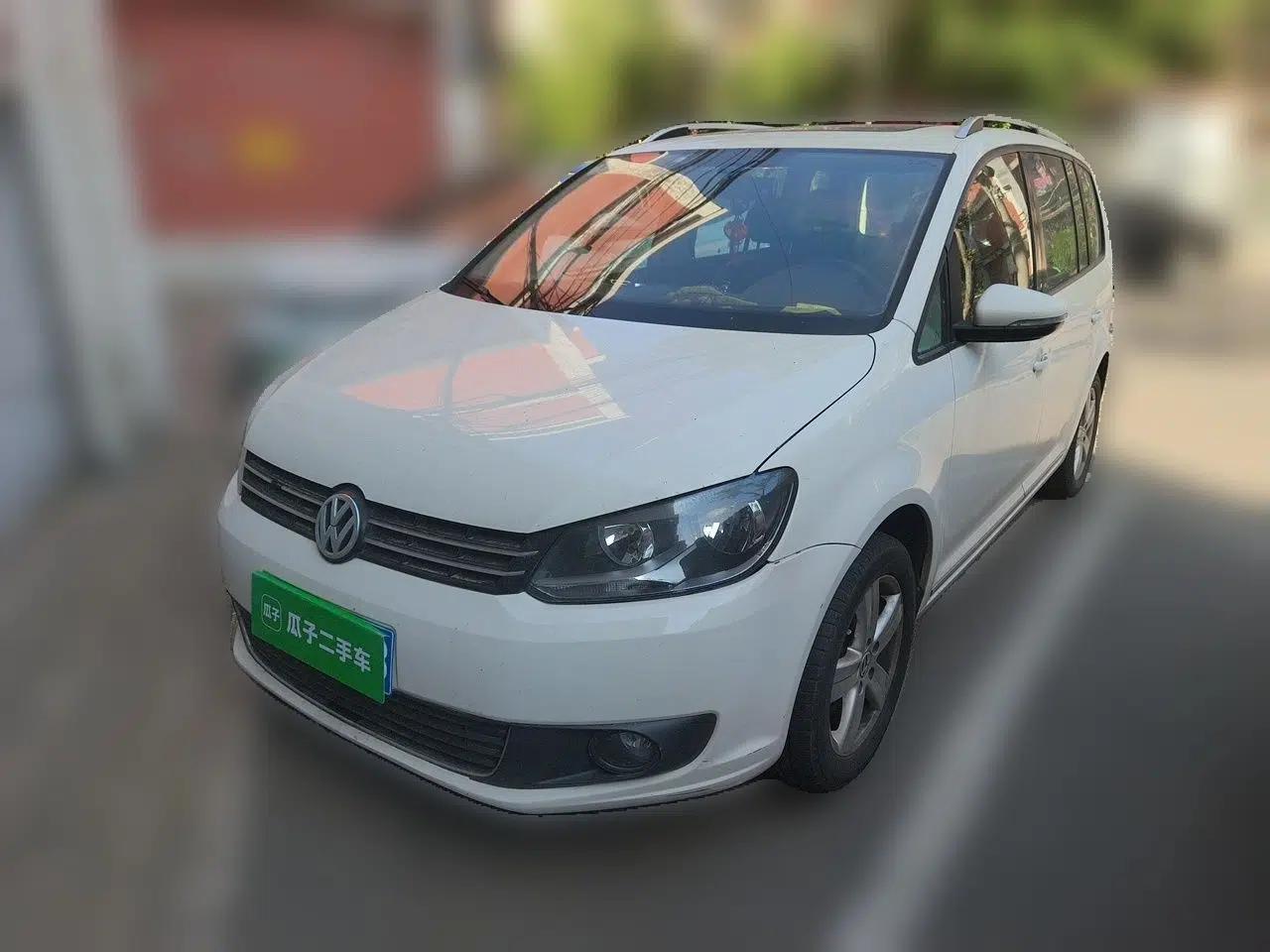 Volkswagen Touran 2015 1.4T DSG Comfort Edition 5 Seats — миниатюра 1