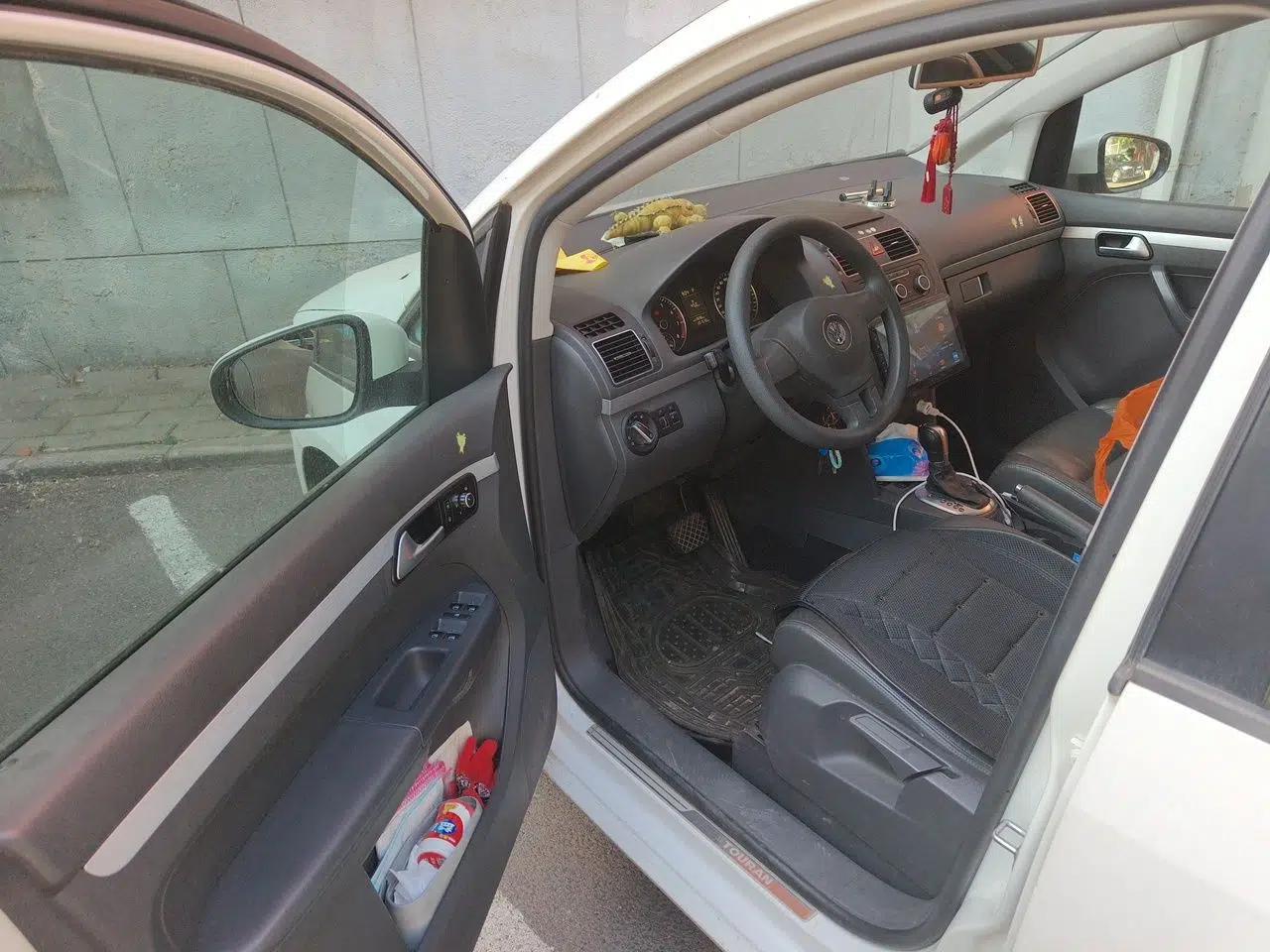 Volkswagen Touran 2015 1.4T DSG Comfort Edition 5 Seats — миниатюра 17
