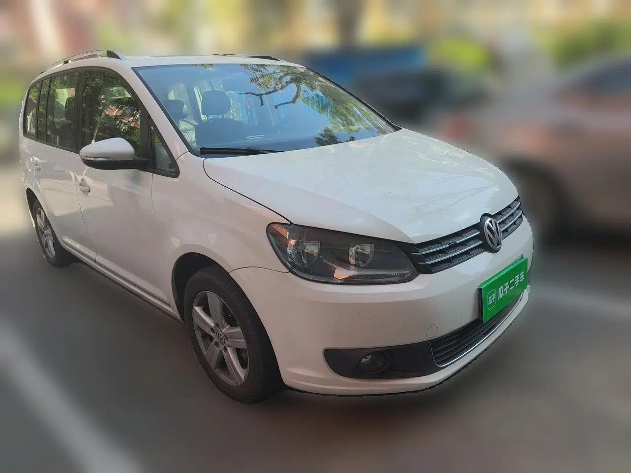 Volkswagen Touran 2015 1.4T DSG Comfort Edition 5 Seats — миниатюра 3