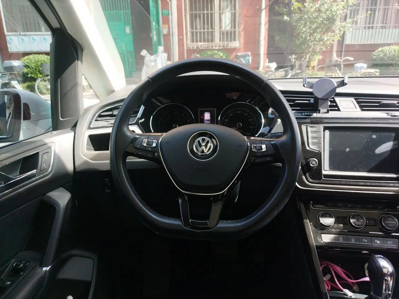 Volkswagen Touran 2018 Volkswagen Touran L 280TSI DSG Luxury Edition 7 Seats — миниатюра 11