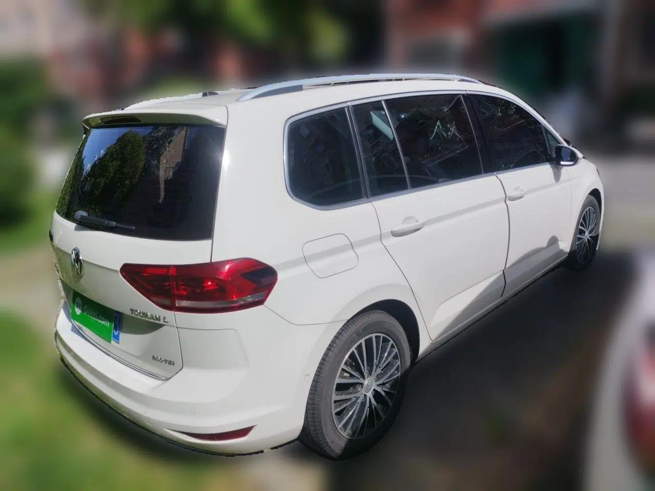 Volkswagen Touran 2018 Volkswagen Touran L 280TSI DSG Luxury Edition 7 Seats — миниатюра 6