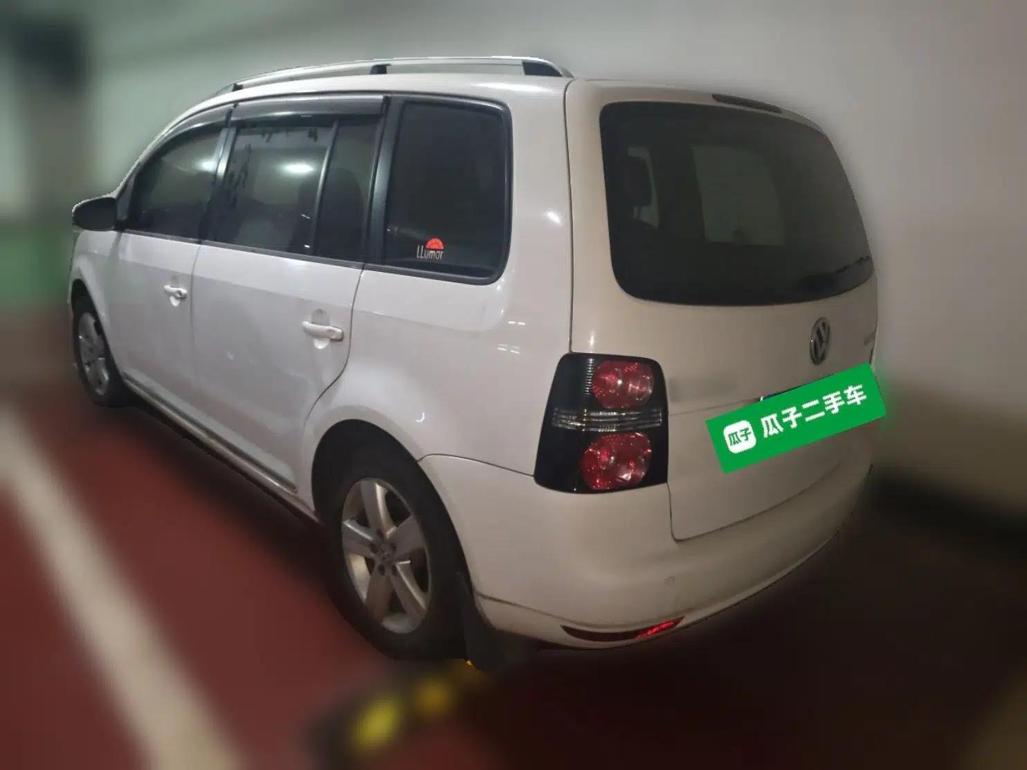 Volkswagen Touran 2015 1.4T DSG Comfort Edition 5 Seats — миниатюра 4