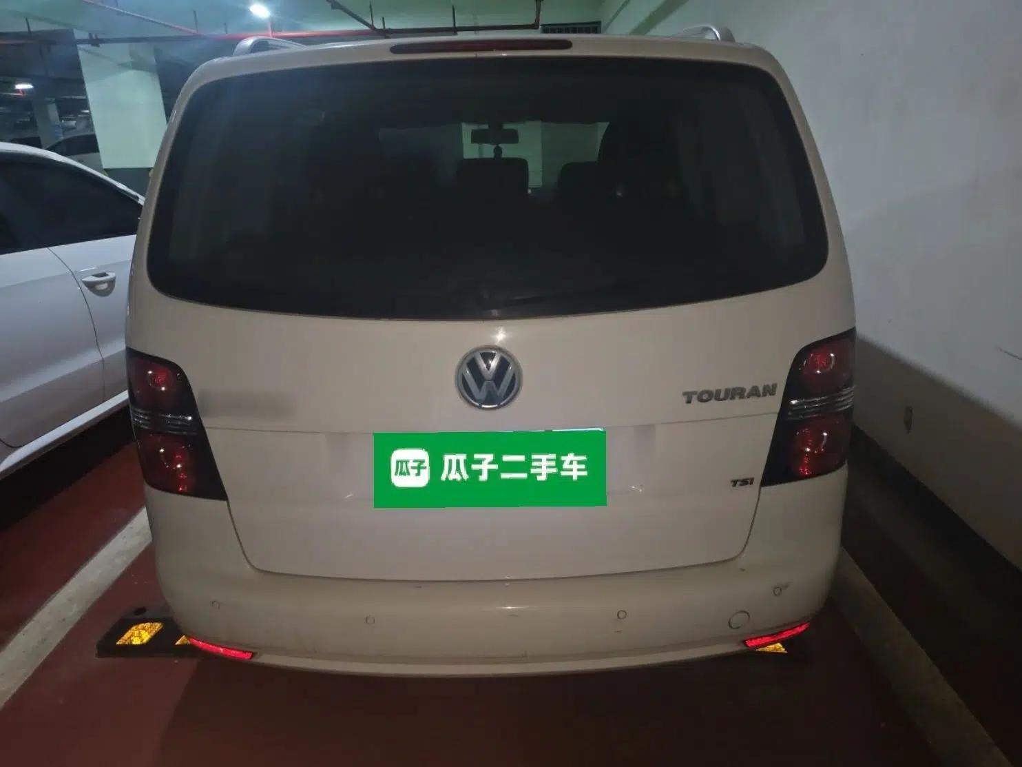 Volkswagen Touran 2015 1.4T DSG Comfort Edition 5 Seats — миниатюра 5