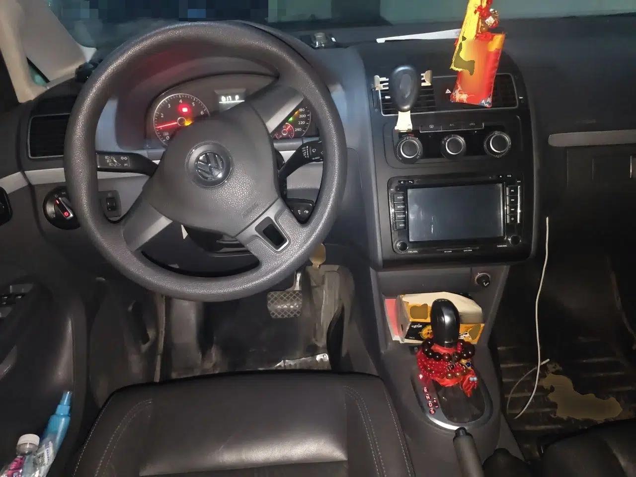 Volkswagen Touran 2015 1.4T DSG Comfort Edition 5 Seats — миниатюра 10