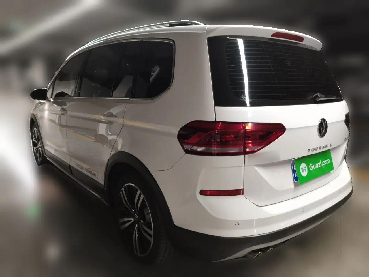 Volkswagen Touran 2021 Volkswagen Touran L 280TSI DSG Boundary Edition 7-Seater — миниатюра 4