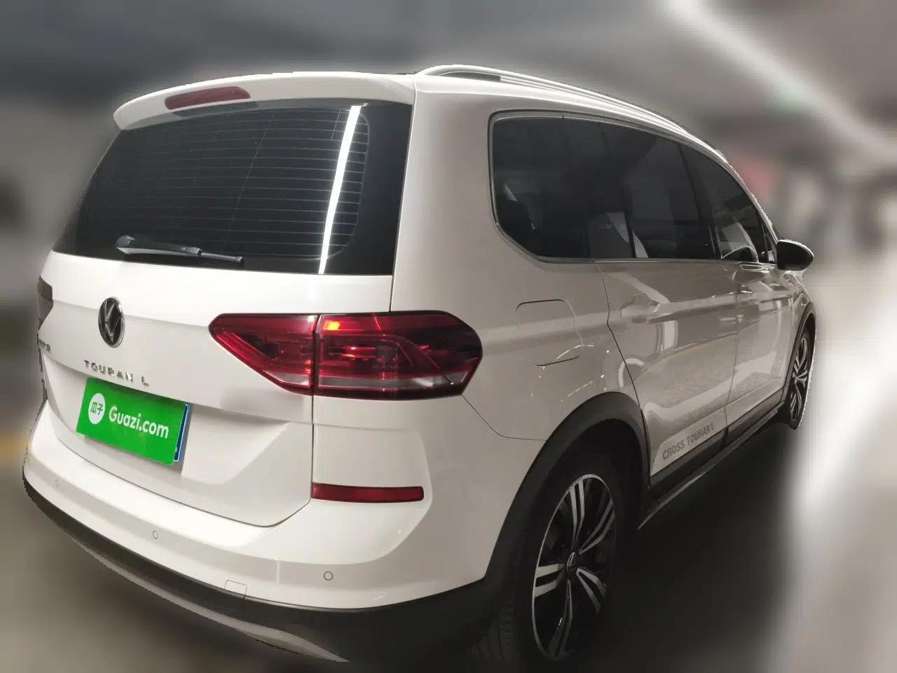 Volkswagen Touran 2021 Volkswagen Touran L 280TSI DSG Boundary Edition 7-Seater — миниатюра 6