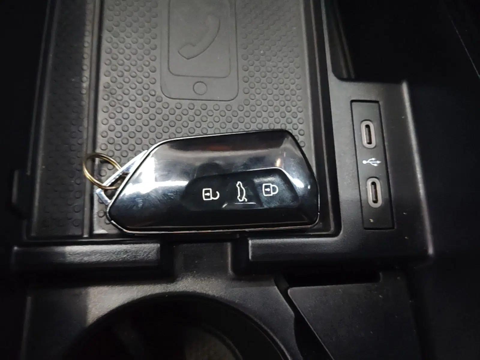 Volkswagen ID.4 X 2022 Smart Enjoyment Long-Range Edition — миниатюра 12