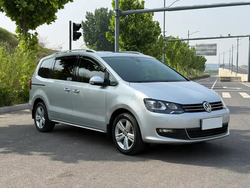 Volkswagen Sharan 2018 Revised Version 380TSI Comfort Edition 7-Seater — миниатюра 8